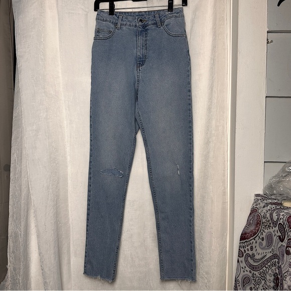 3/$20 💥 Cheap Monday Donna Fanbase High Rise Raw Hem Denim Straight Leg Jeans - Picture 1 of 16